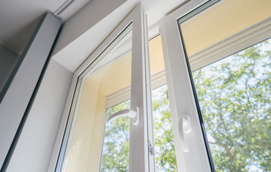 Einbau von Fenster & Türen